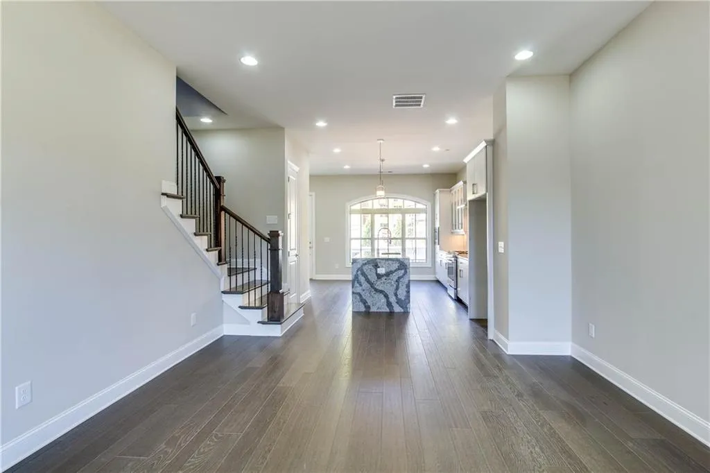 4202 Deming Circle, Atlanta, Georgia 30342, 3 Bedrooms Bedrooms, ,3 BathroomsBathrooms,Residential,Sold,4202 Deming Circle,5812503