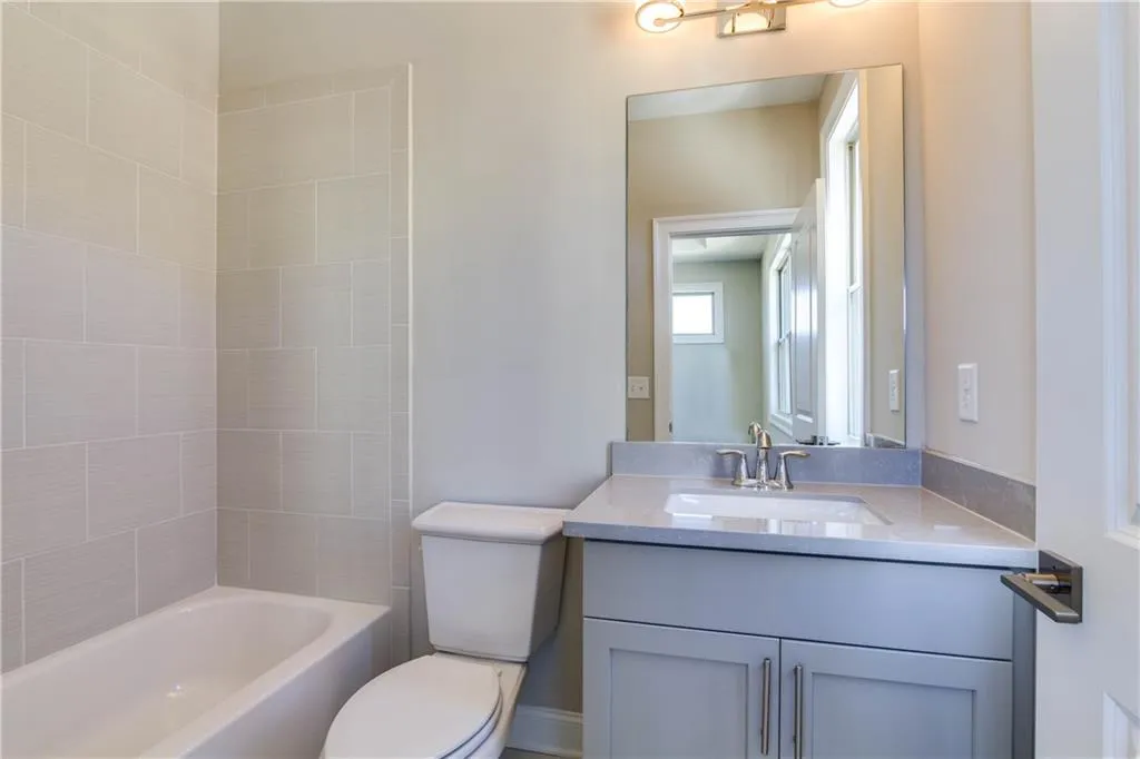 4202 Deming Circle, Atlanta, Georgia 30342, 3 Bedrooms Bedrooms, ,3 BathroomsBathrooms,Residential,Sold,4202 Deming Circle,5812503