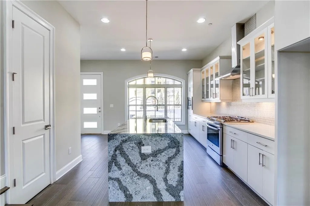 4202 Deming Circle, Atlanta, Georgia 30342, 3 Bedrooms Bedrooms, ,3 BathroomsBathrooms,Residential,Sold,4202 Deming Circle,5812503