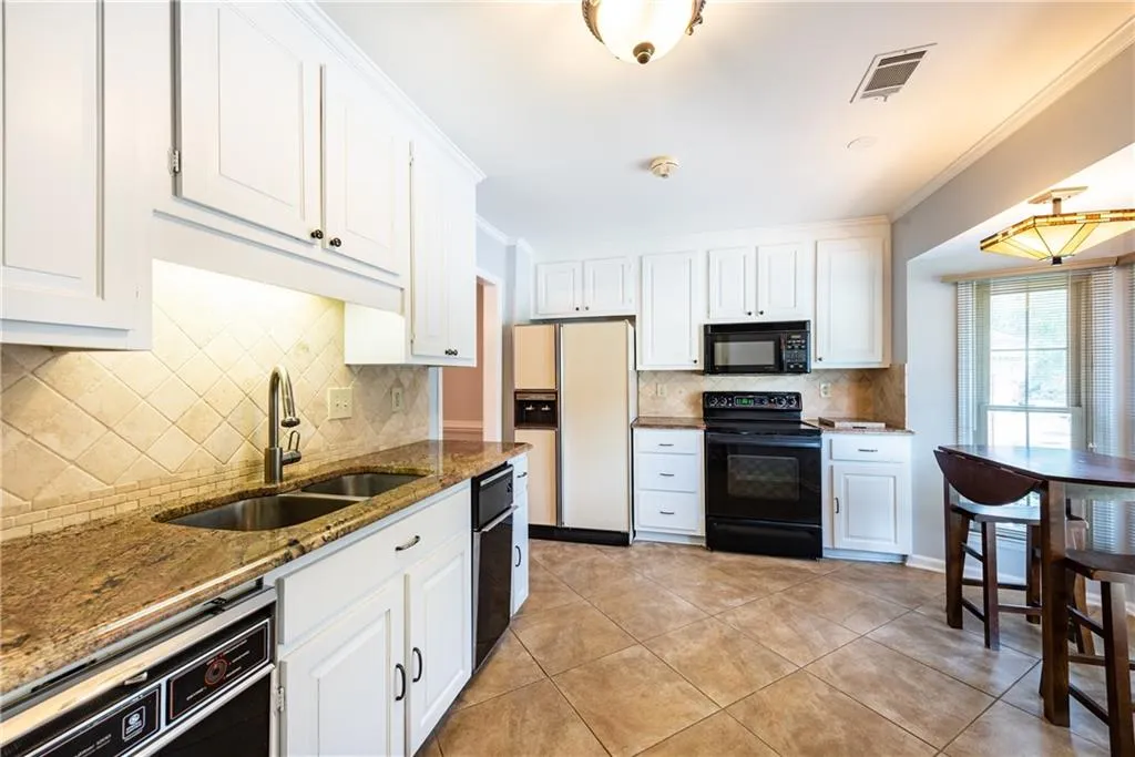 405 Towergate Place, Atlanta, Georgia 30350, 2 Bedrooms Bedrooms, ,2 BathroomsBathrooms,Residential,Sold,405 Towergate Place,6606024