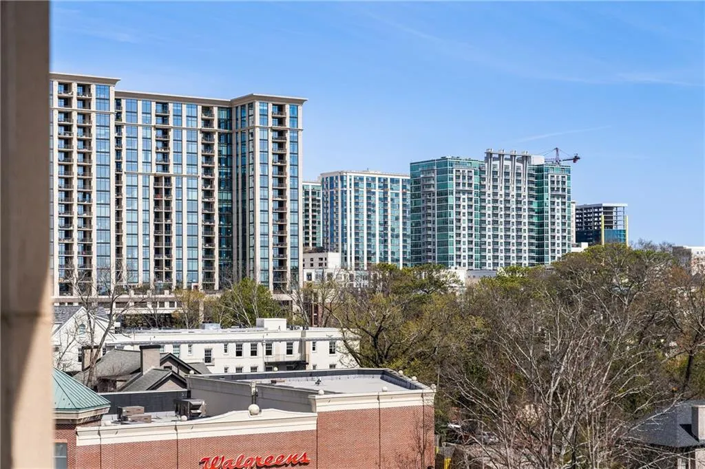2881 Peachtree Road Ne Unit 702, Atlanta, Georgia 30305, 2 Bedrooms Bedrooms, ,2 BathroomsBathrooms,Residential,For Sale,2881 Peachtree Road Ne Unit 702,7649240