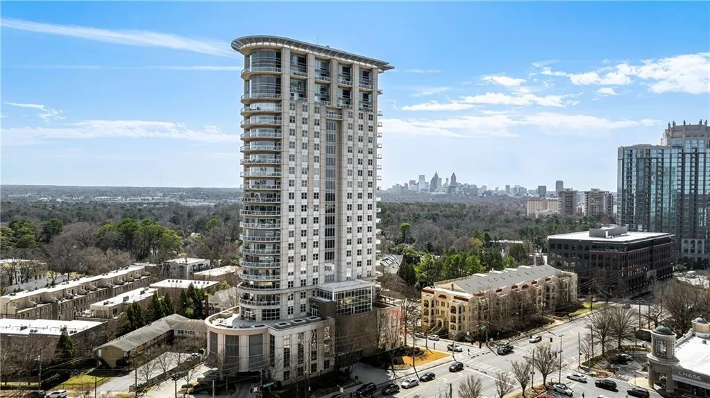 2881 Peachtree Road Ne Unit 702, Atlanta, Georgia 30305, 2 Bedrooms Bedrooms, ,2 BathroomsBathrooms,Residential,For Sale,2881 Peachtree Road Ne Unit 702,7649240