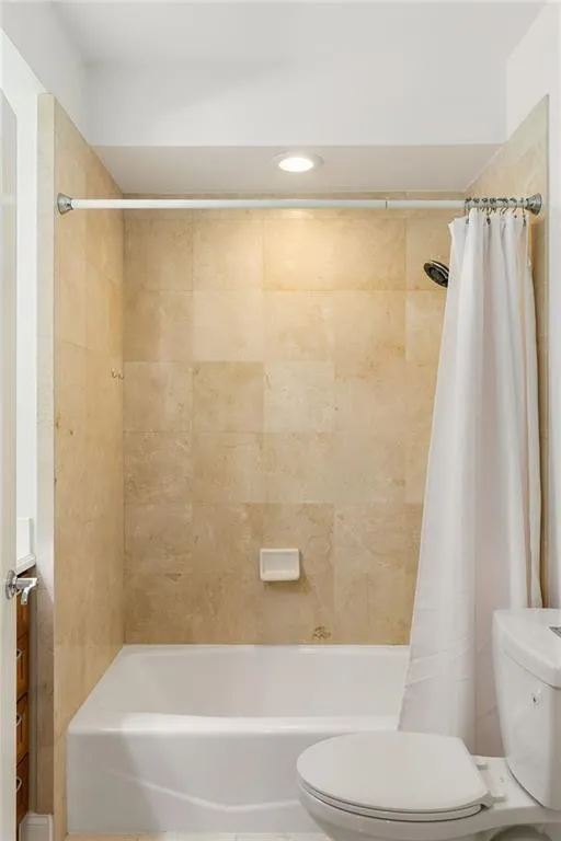 2881 Peachtree Road Ne Unit 702, Atlanta, Georgia 30305, 2 Bedrooms Bedrooms, ,2 BathroomsBathrooms,Residential,For Sale,2881 Peachtree Road Ne Unit 702,7649240