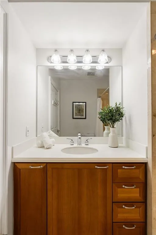 2881 Peachtree Road Ne Unit 702, Atlanta, Georgia 30305, 2 Bedrooms Bedrooms, ,2 BathroomsBathrooms,Residential,For Sale,2881 Peachtree Road Ne Unit 702,7649240