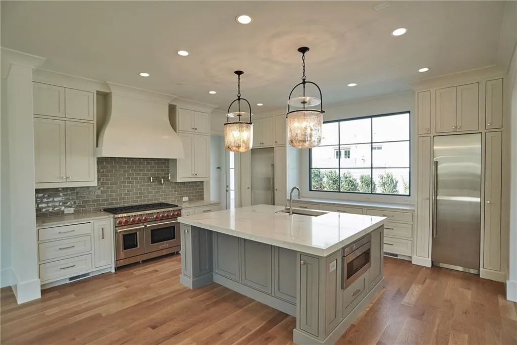 4545 Lake Forrest Drive, Atlanta, Georgia 30342, 8 Bedrooms Bedrooms, ,8 BathroomsBathrooms,Residential,Sold,4545 Lake Forrest Drive,5949439