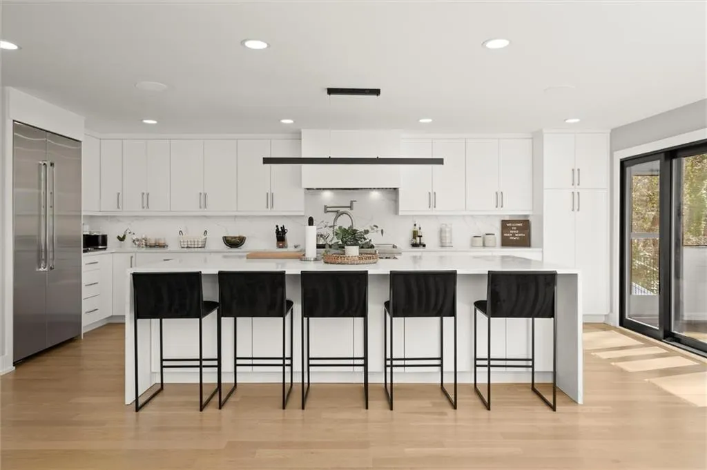 3050 River North Parkway, Atlanta, Georgia 30328, 4 Bedrooms Bedrooms, ,3 BathroomsBathrooms,Residential,Sold,3050 River North Parkway,7548123