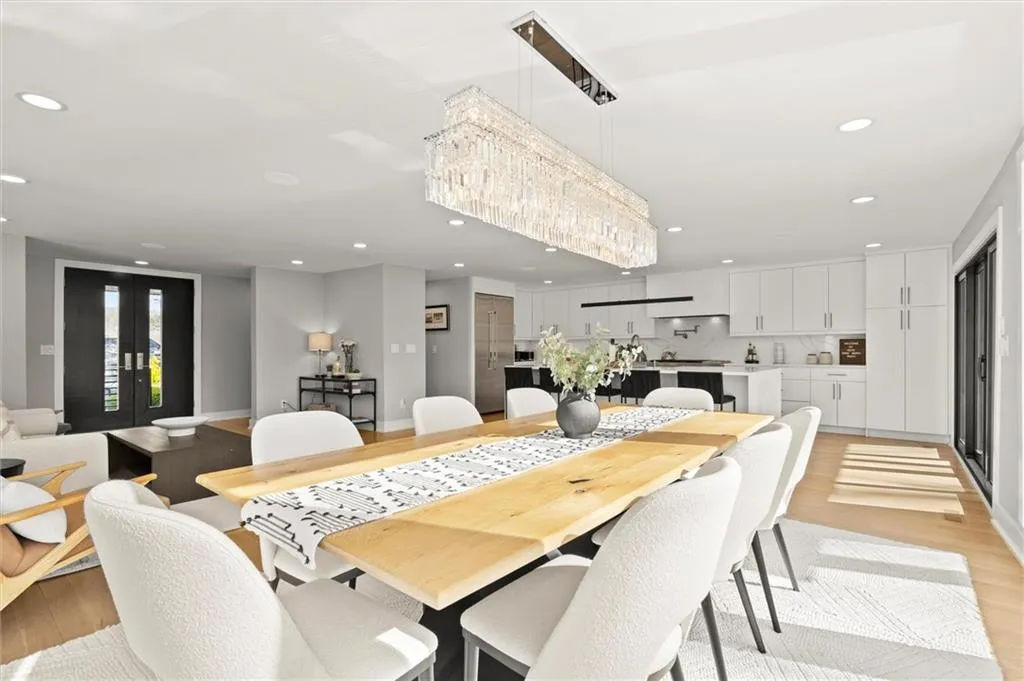 3050 River North Parkway, Atlanta, Georgia 30328, 4 Bedrooms Bedrooms, ,3 BathroomsBathrooms,Residential,Sold,3050 River North Parkway,7548123