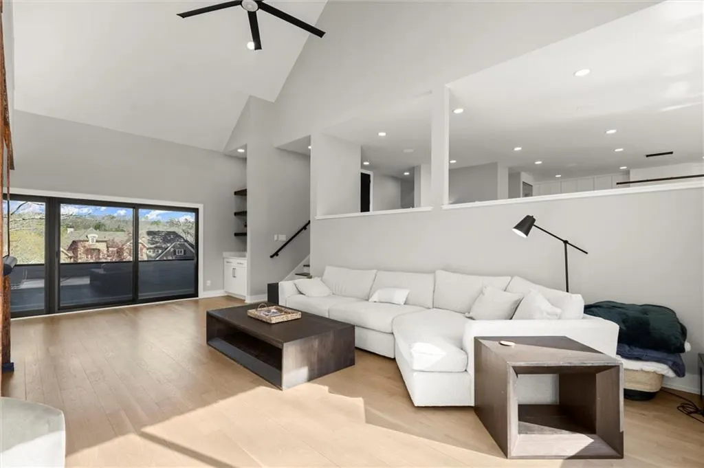 3050 River North Parkway, Atlanta, Georgia 30328, 4 Bedrooms Bedrooms, ,3 BathroomsBathrooms,Residential,Sold,3050 River North Parkway,7548123