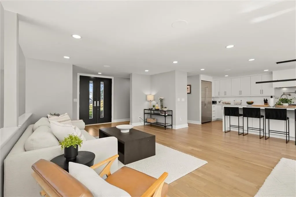 3050 River North Parkway, Atlanta, Georgia 30328, 4 Bedrooms Bedrooms, ,3 BathroomsBathrooms,Residential,Sold,3050 River North Parkway,7548123