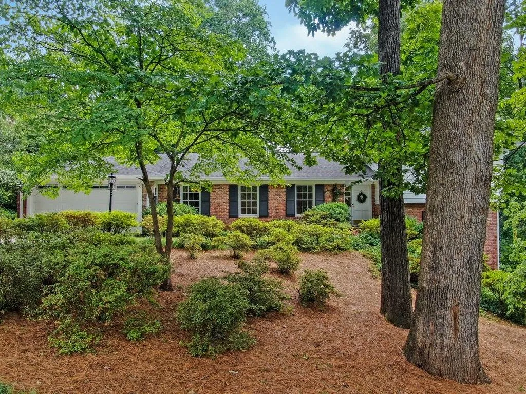 4815 Merlendale Court, Sandy Springs, Georgia 30327, 4 Bedrooms Bedrooms, ,3 BathroomsBathrooms,Residential,Sold,4815 Merlendale Court,7062505