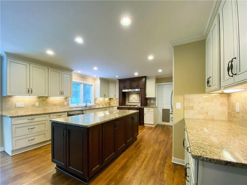 80 Mountain Creek Trace, Sandy Springs, Georgia 30328, 4 Bedrooms Bedrooms, ,3 BathroomsBathrooms,Residential,Sold,80 Mountain Creek Trace,6718881