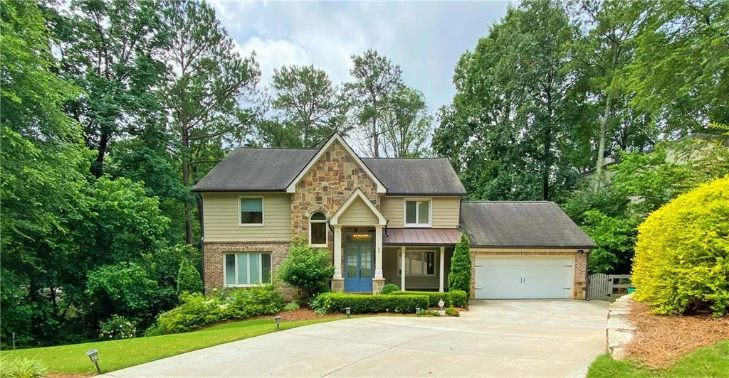 80 Mountain Creek Trace, Sandy Springs, Georgia 30328, 4 Bedrooms Bedrooms, ,3 BathroomsBathrooms,Residential,Sold,80 Mountain Creek Trace,6718881