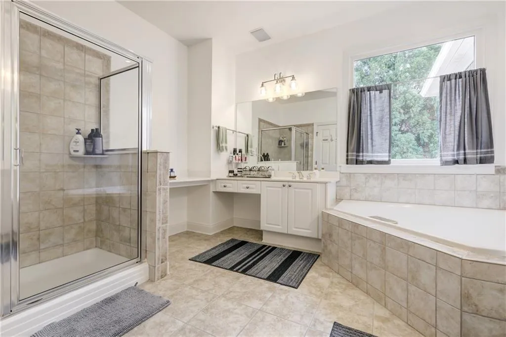 5904 Reddington Way, Sandy Springs, Georgia 30328, 3 Bedrooms Bedrooms, ,3 BathroomsBathrooms,Residential,Sold,5904 Reddington Way,6507330