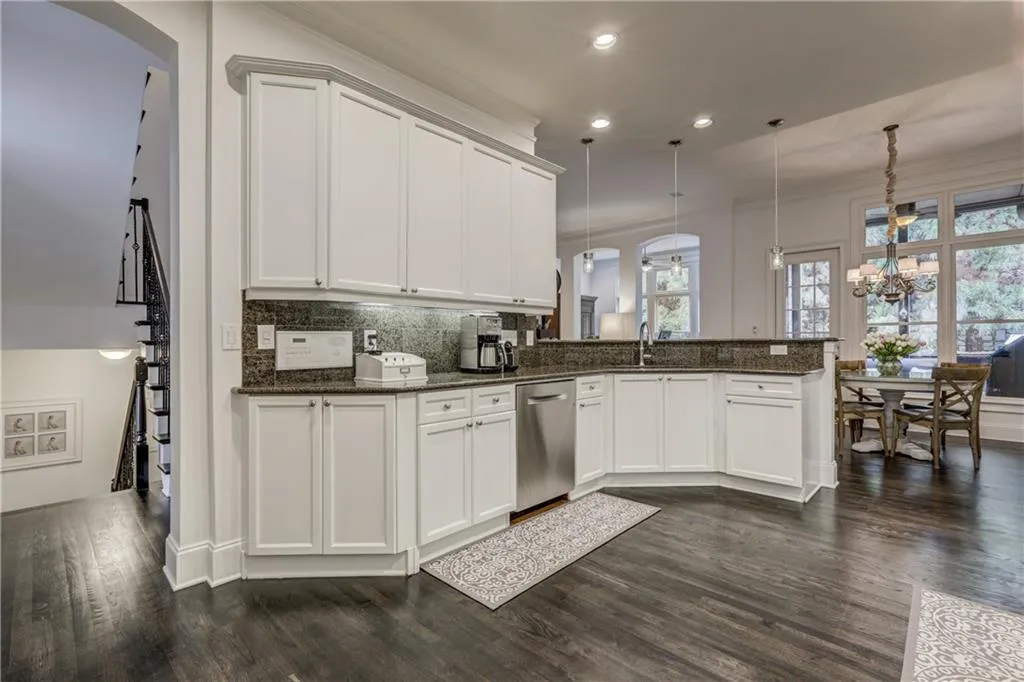 5904 Reddington Way, Sandy Springs, Georgia 30328, 3 Bedrooms Bedrooms, ,3 BathroomsBathrooms,Residential,Sold,5904 Reddington Way,6507330