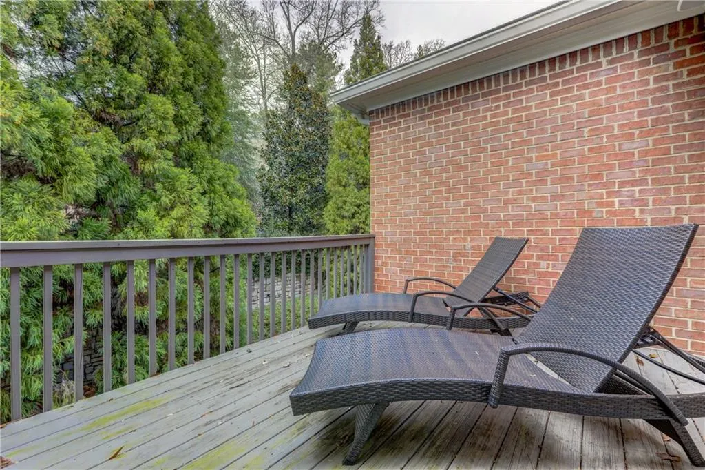 5904 Reddington Way, Sandy Springs, Georgia 30328, 3 Bedrooms Bedrooms, ,3 BathroomsBathrooms,Residential,Sold,5904 Reddington Way,6507330
