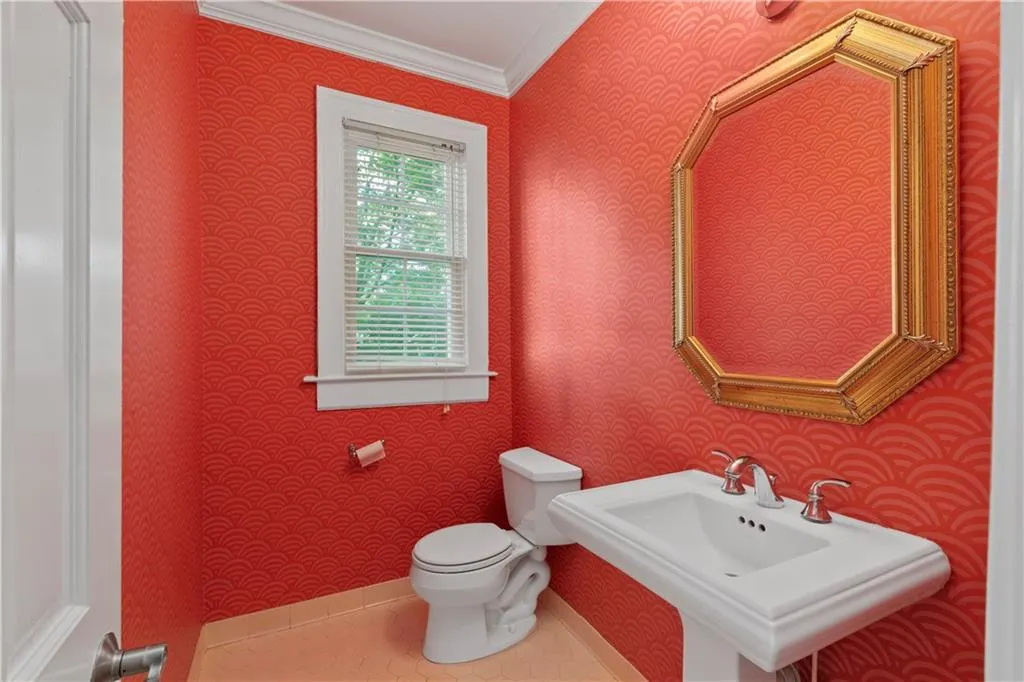 2230 Peachtree Road Ne Unit C2, Atlanta, Georgia 30309, 2 Bedrooms Bedrooms, ,1 BathroomBathrooms,Residential,For Sale,2230 Peachtree Road Ne Unit C2,7623251