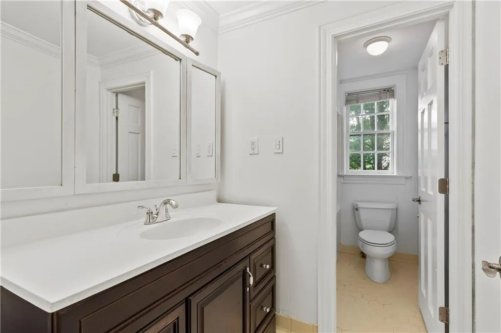 2230 Peachtree Road Ne Unit C2, Atlanta, Georgia 30309, 2 Bedrooms Bedrooms, ,1 BathroomBathrooms,Residential,For Sale,2230 Peachtree Road Ne Unit C2,7623251