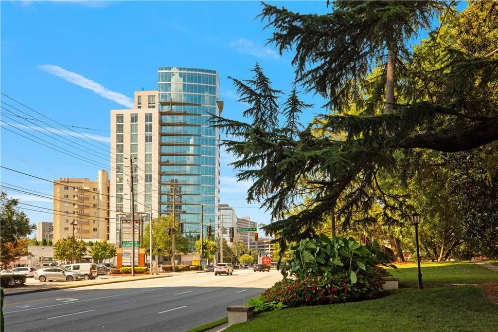 2230 Peachtree Road Ne Unit C2, Atlanta, Georgia 30309, 2 Bedrooms Bedrooms, ,1 BathroomBathrooms,Residential,For Sale,2230 Peachtree Road Ne Unit C2,7623251