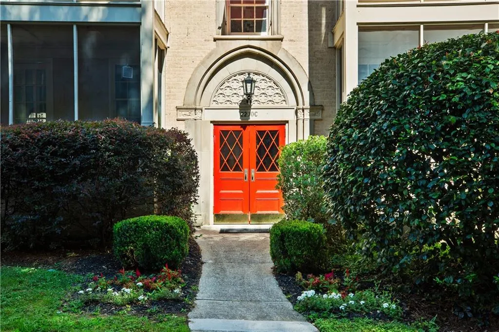 2230 Peachtree Road Ne Unit C2, Atlanta, Georgia 30309, 2 Bedrooms Bedrooms, ,1 BathroomBathrooms,Residential,For Sale,2230 Peachtree Road Ne Unit C2,7623251