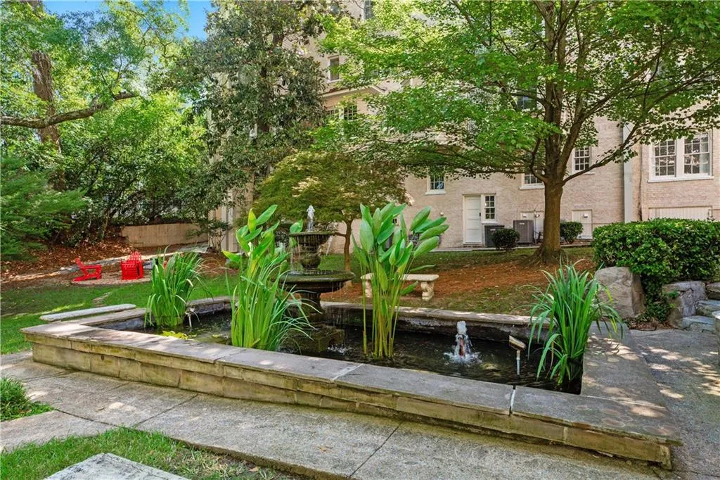 2230 Peachtree Road Ne Unit C2, Atlanta, Georgia 30309, 2 Bedrooms Bedrooms, ,1 BathroomBathrooms,Residential,For Sale,2230 Peachtree Road Ne Unit C2,7623251