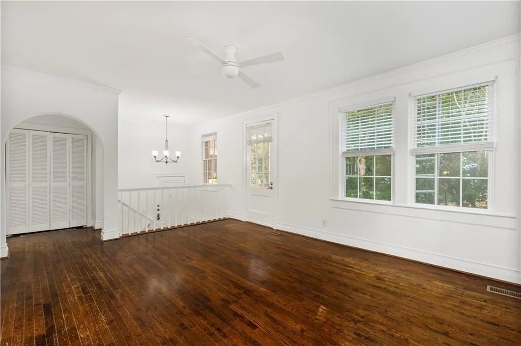 2230 Peachtree Road Ne Unit C2, Atlanta, Georgia 30309, 2 Bedrooms Bedrooms, ,1 BathroomBathrooms,Residential,For Sale,2230 Peachtree Road Ne Unit C2,7623251