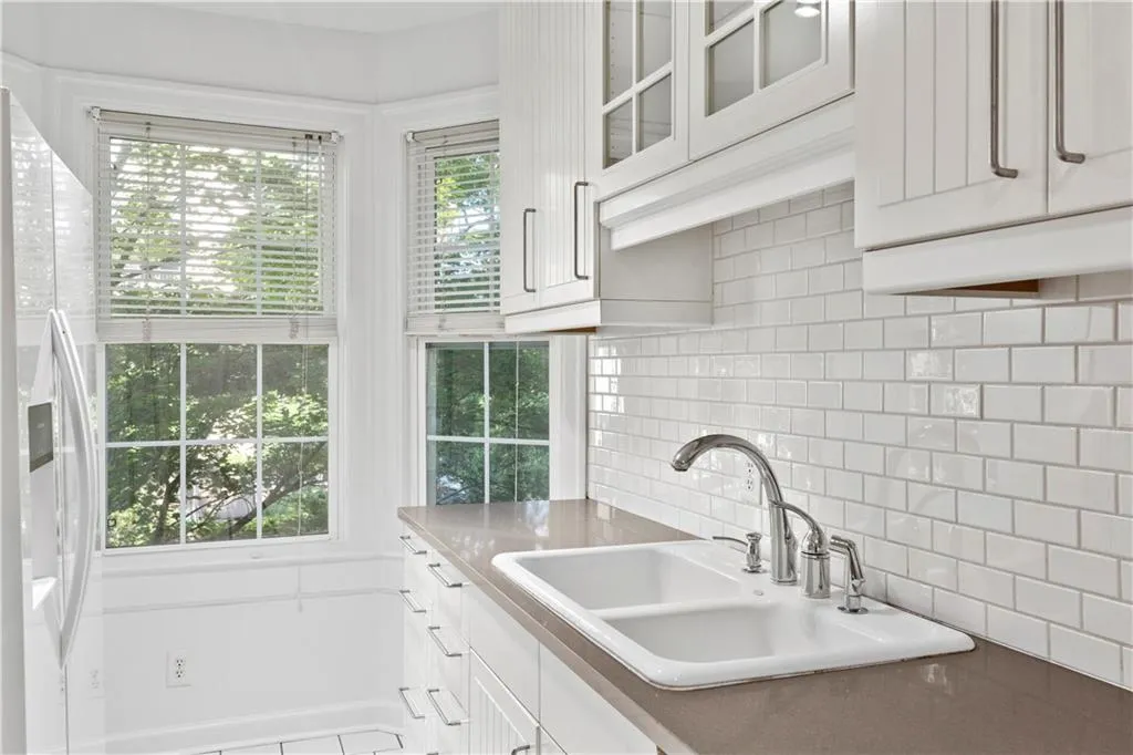 2230 Peachtree Road Ne Unit C2, Atlanta, Georgia 30309, 2 Bedrooms Bedrooms, ,1 BathroomBathrooms,Residential,For Sale,2230 Peachtree Road Ne Unit C2,7623251