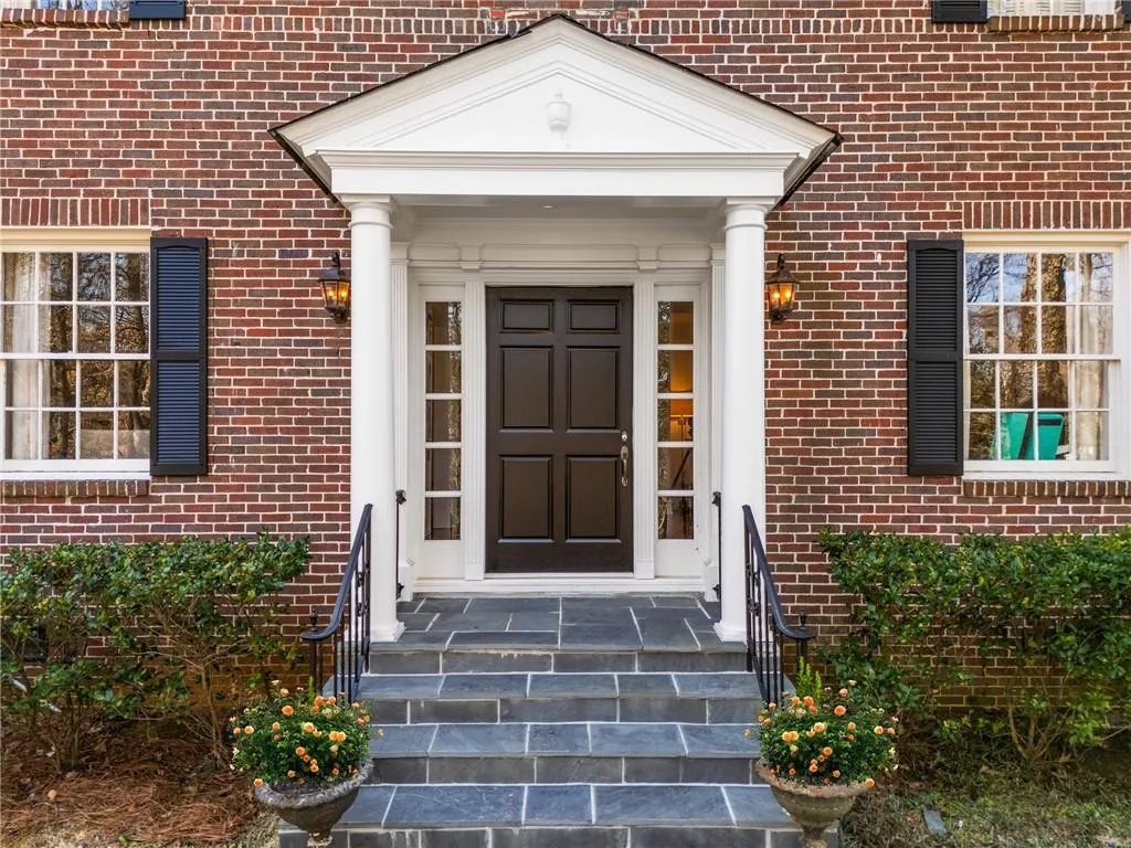 3784 Ivy Road Ne, Atlanta, Georgia 30342, 5 Bedrooms Bedrooms, 0 ,4 BathroomsBathrooms,Residential,For Sale,3784 Ivy Road Ne,7723802