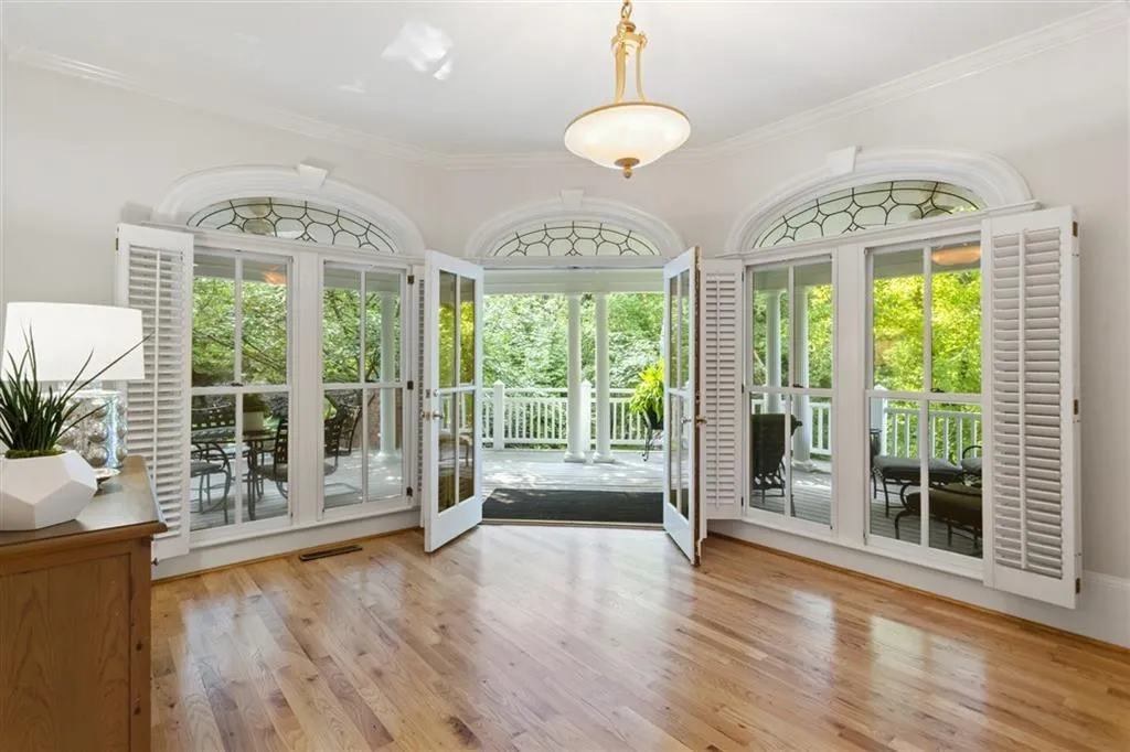 4629 High Point Road Ne, Sandy Springs, Georgia 30342, 5 Bedrooms Bedrooms, ,4 BathroomsBathrooms,Residential,Sold,4629 High Point Road Ne,6923960