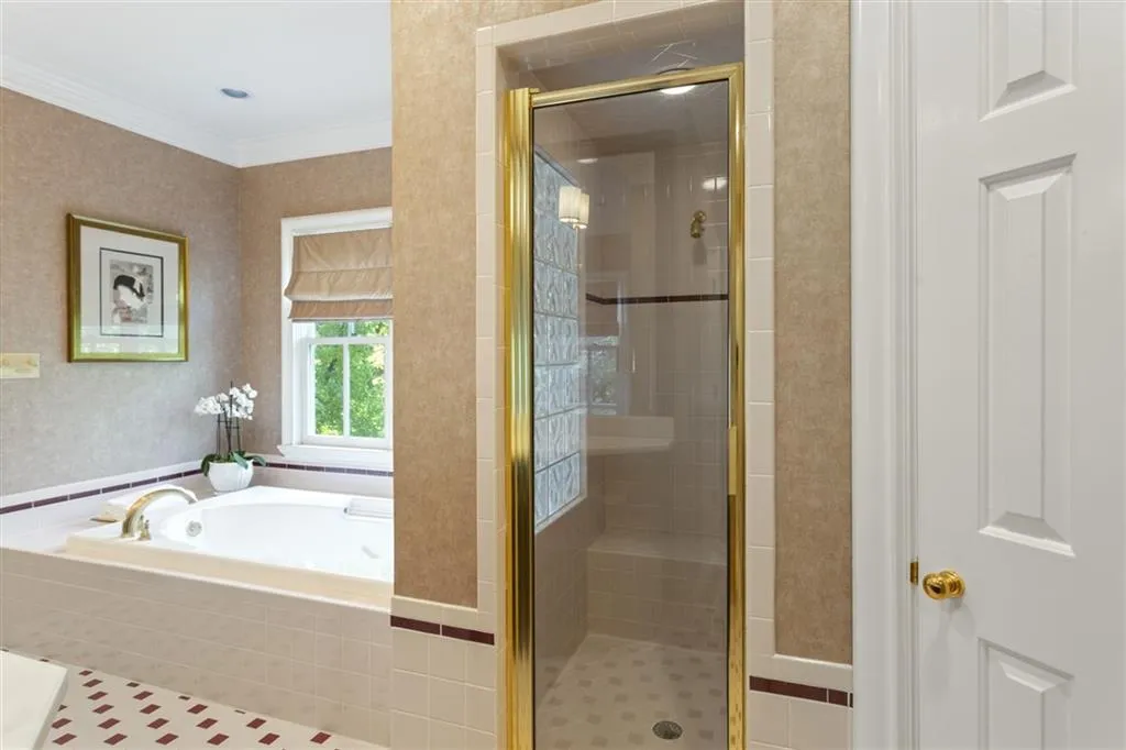 4629 High Point Road Ne, Sandy Springs, Georgia 30342, 5 Bedrooms Bedrooms, ,4 BathroomsBathrooms,Residential,Sold,4629 High Point Road Ne,6923960