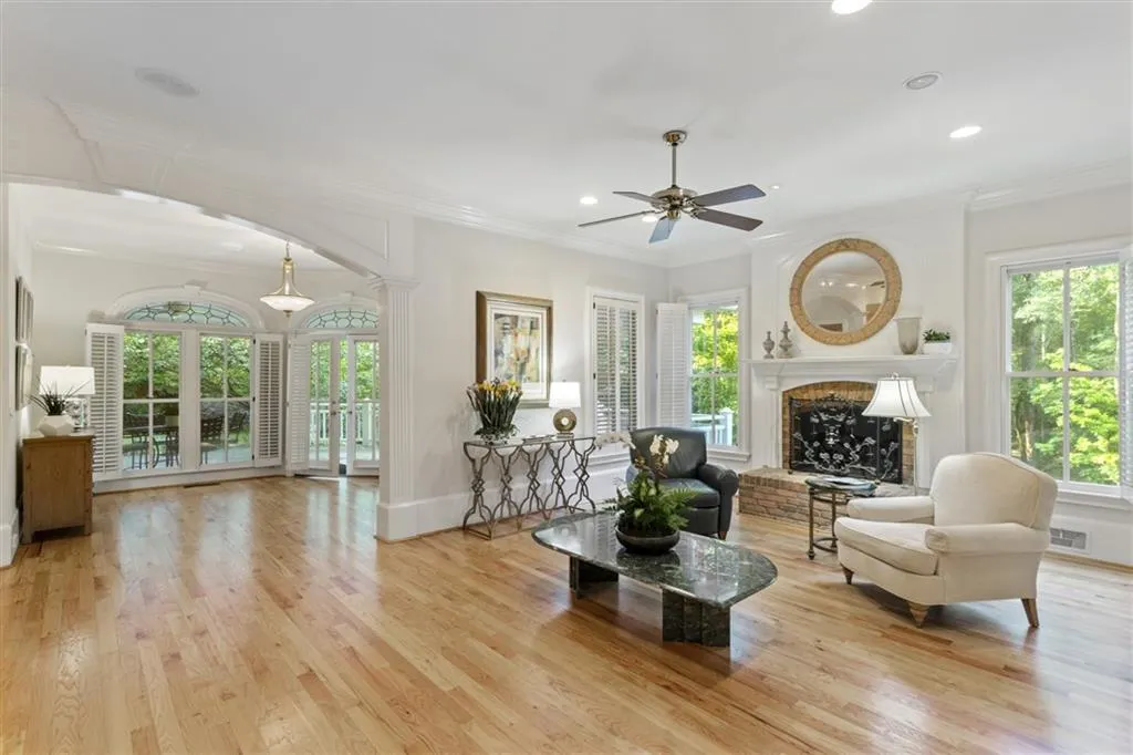 4629 High Point Road Ne, Sandy Springs, Georgia 30342, 5 Bedrooms Bedrooms, ,4 BathroomsBathrooms,Residential,Sold,4629 High Point Road Ne,6923960