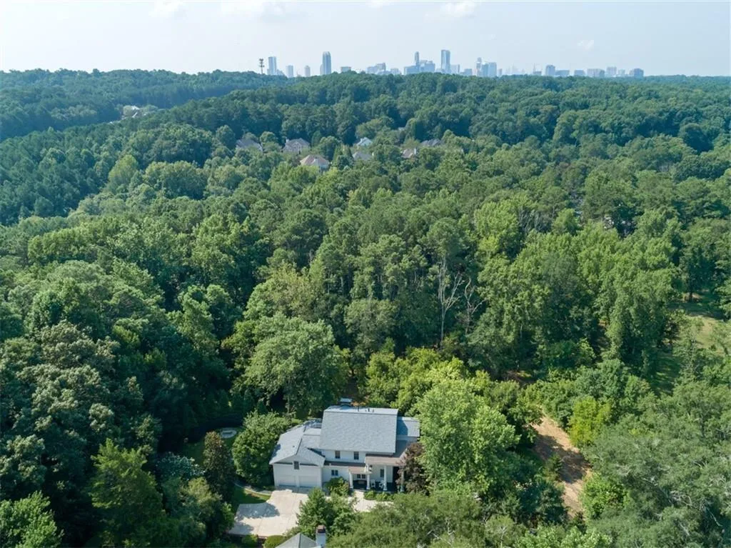 4629 High Point Road Ne, Sandy Springs, Georgia 30342, 5 Bedrooms Bedrooms, ,4 BathroomsBathrooms,Residential,Sold,4629 High Point Road Ne,6923960