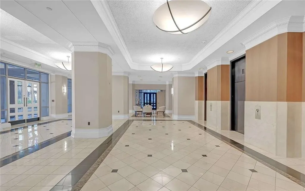 3475 Oak Valley Road Ne Unit 1570, Atlanta, Georgia 30326, 2 Bedrooms Bedrooms, ,1 BathroomBathrooms,Residential,For Sale,3475 Oak Valley Road Ne Unit 1570,7619156