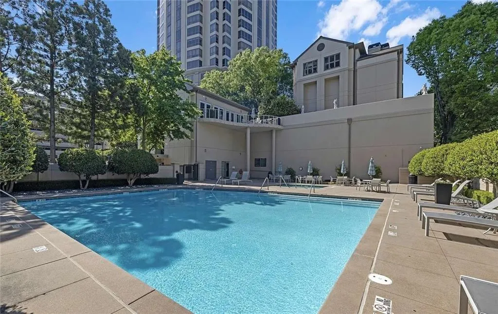 3475 Oak Valley Road Ne Unit 1570, Atlanta, Georgia 30326, 2 Bedrooms Bedrooms, ,1 BathroomBathrooms,Residential,For Sale,3475 Oak Valley Road Ne Unit 1570,7619156