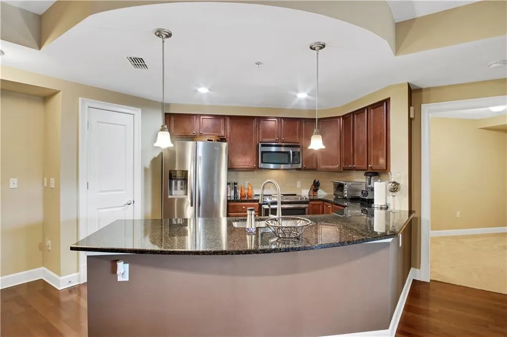 200 River Vista Drive Unit 338, Atlanta, Georgia 30339, 2 Bedrooms Bedrooms, ,2 BathroomsBathrooms,Residential,Sold,200 River Vista Drive Unit 338,6828457