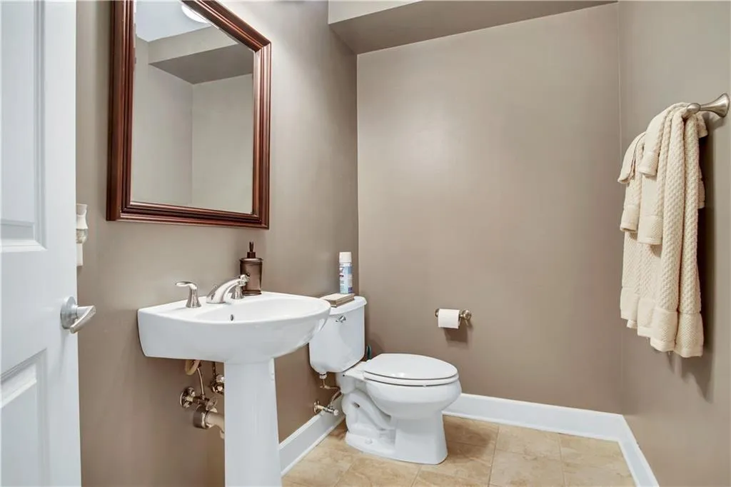 200 River Vista Drive Unit 338, Atlanta, Georgia 30339, 2 Bedrooms Bedrooms, ,2 BathroomsBathrooms,Residential,Sold,200 River Vista Drive Unit 338,6828457