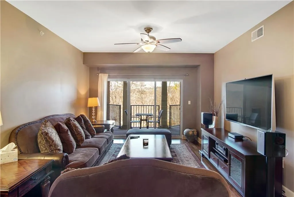 200 River Vista Drive Unit 338, Atlanta, Georgia 30339, 2 Bedrooms Bedrooms, ,2 BathroomsBathrooms,Residential,Sold,200 River Vista Drive Unit 338,6828457