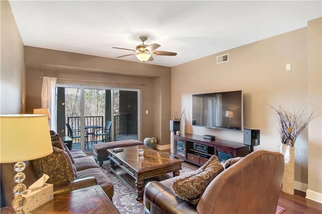 200 River Vista Drive Unit 338, Atlanta, Georgia 30339, 2 Bedrooms Bedrooms, ,2 BathroomsBathrooms,Residential,Sold,200 River Vista Drive Unit 338,6828457