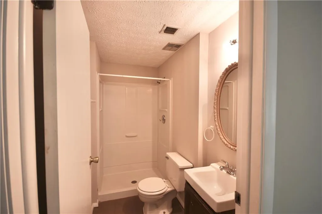 8845 Applegate Lane, Sandy Springs, Georgia 30350, 2 Bedrooms Bedrooms, ,2 BathroomsBathrooms,Residential,Sold,8845 Applegate Lane,6741870