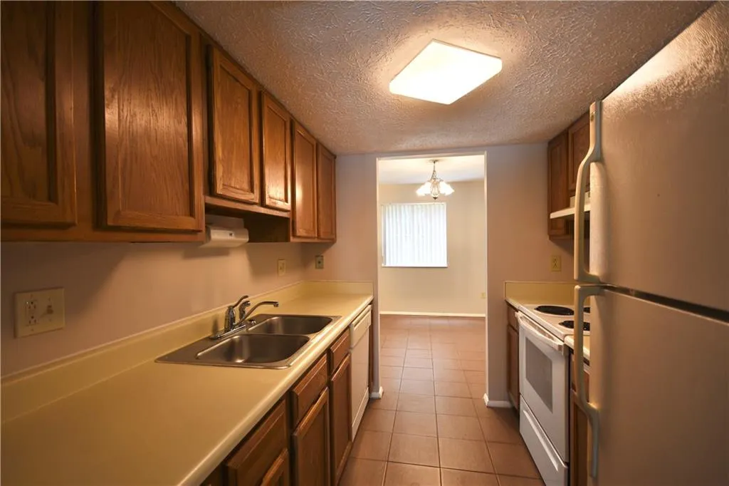 8845 Applegate Lane, Sandy Springs, Georgia 30350, 2 Bedrooms Bedrooms, ,2 BathroomsBathrooms,Residential,Sold,8845 Applegate Lane,6741870