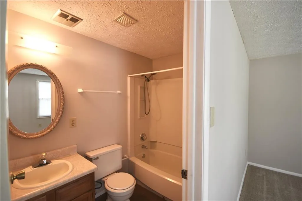 8845 Applegate Lane, Sandy Springs, Georgia 30350, 2 Bedrooms Bedrooms, ,2 BathroomsBathrooms,Residential,Sold,8845 Applegate Lane,6741870