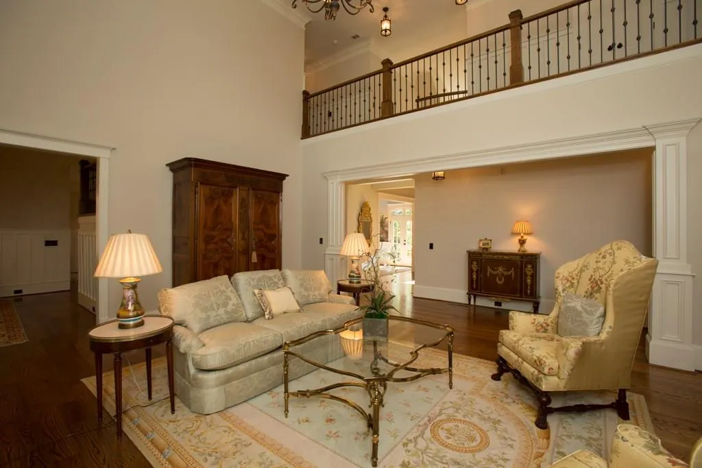1015 Heards Ferry Road, Atlanta, Georgia 30328, 6 Bedrooms Bedrooms, ,6 BathroomsBathrooms,Residential,Sold,1015 Heards Ferry Road,5596708