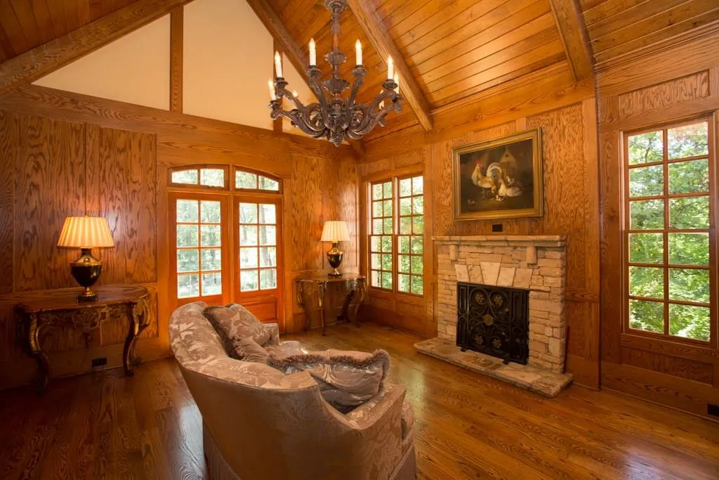 1015 Heards Ferry Road, Atlanta, Georgia 30328, 6 Bedrooms Bedrooms, ,6 BathroomsBathrooms,Residential,Sold,1015 Heards Ferry Road,5596708