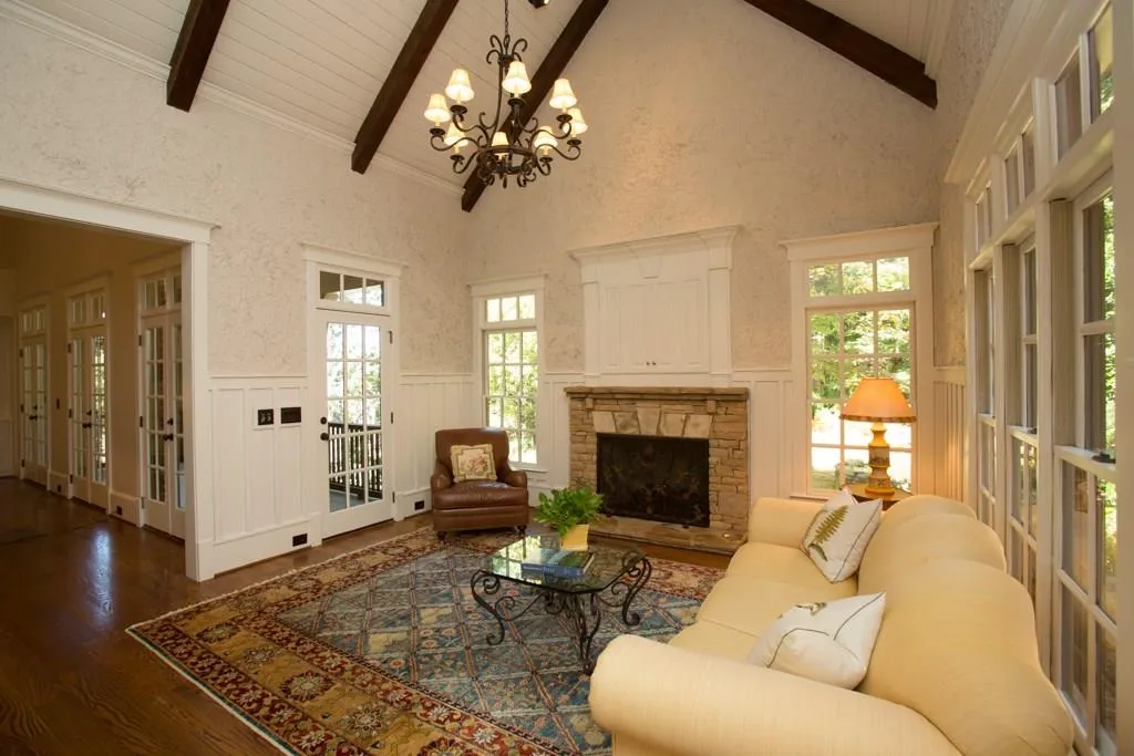 1015 Heards Ferry Road, Atlanta, Georgia 30328, 6 Bedrooms Bedrooms, ,6 BathroomsBathrooms,Residential,Sold,1015 Heards Ferry Road,5596708