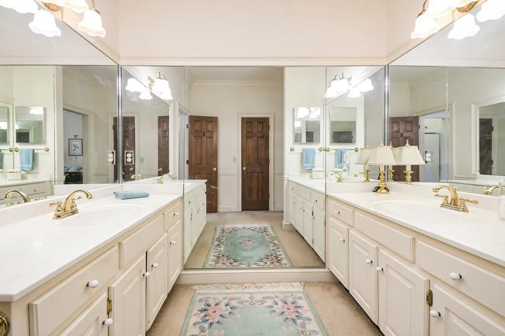 6540 River Chase Circle, Sandy Springs, Georgia 30328, 4 Bedrooms Bedrooms, ,4 BathroomsBathrooms,Residential,Sold,6540 River Chase Circle,6874937