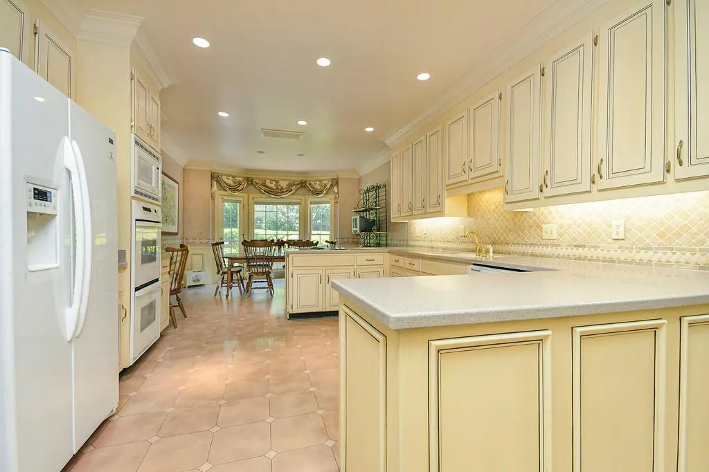 6540 River Chase Circle, Sandy Springs, Georgia 30328, 4 Bedrooms Bedrooms, ,4 BathroomsBathrooms,Residential,Sold,6540 River Chase Circle,6874937