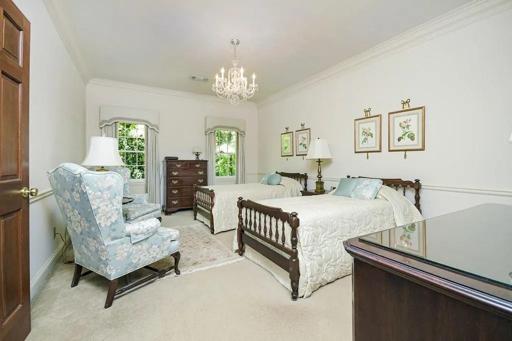 6540 River Chase Circle, Sandy Springs, Georgia 30328, 4 Bedrooms Bedrooms, ,4 BathroomsBathrooms,Residential,Sold,6540 River Chase Circle,6874937