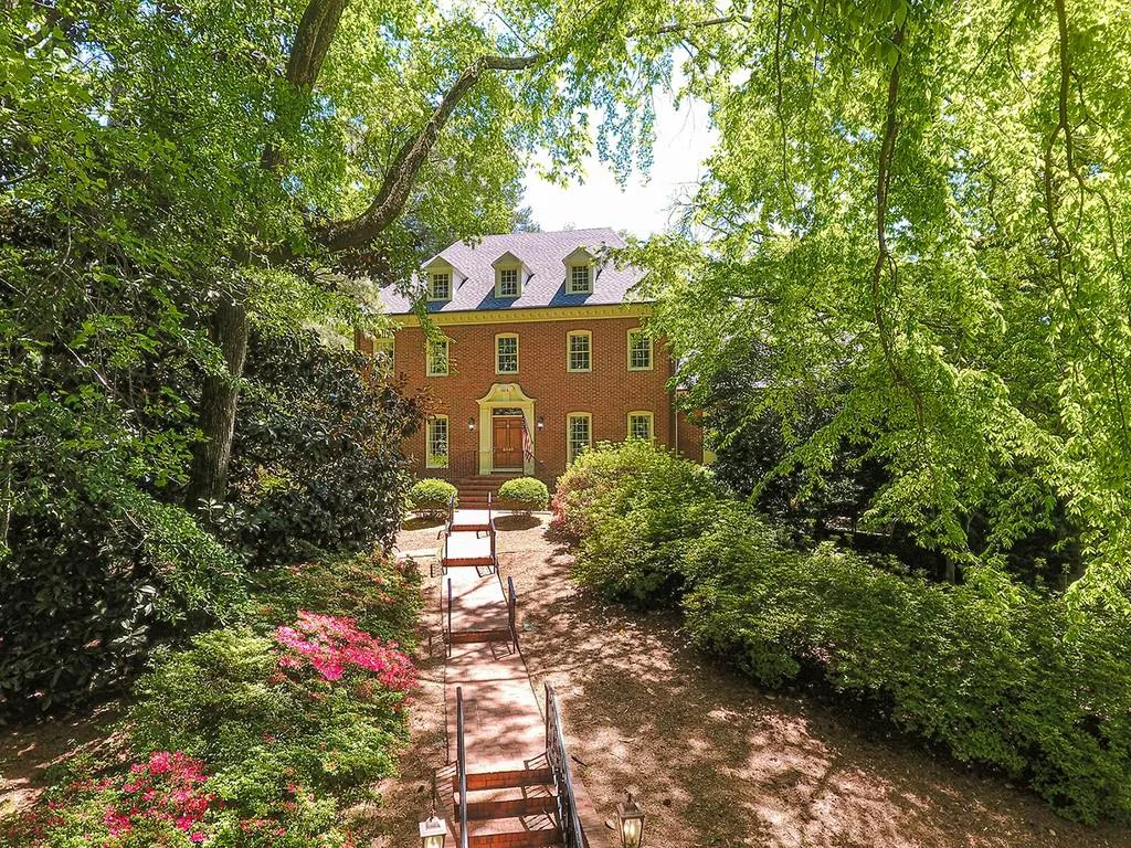 6540 River Chase Circle, Sandy Springs, Georgia 30328, 4 Bedrooms Bedrooms, ,4 BathroomsBathrooms,Residential,Sold,6540 River Chase Circle,6874937
