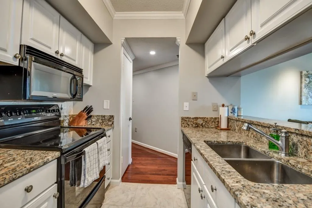 1 Biscayne Drive Nw Unit 806, Atlanta, Georgia 30309, 1 Bedroom Bedrooms, ,1 BathroomBathrooms,Residential,Sold,1 Biscayne Drive Nw Unit 806,6003081
