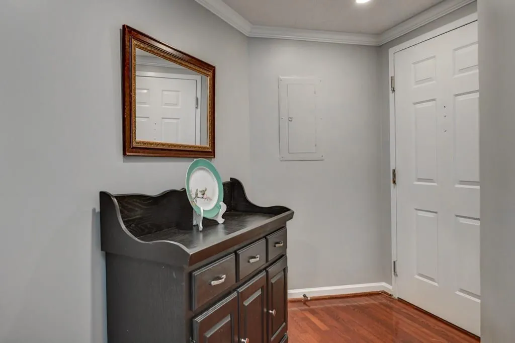 1 Biscayne Drive Nw Unit 806, Atlanta, Georgia 30309, 1 Bedroom Bedrooms, ,1 BathroomBathrooms,Residential,Sold,1 Biscayne Drive Nw Unit 806,6003081