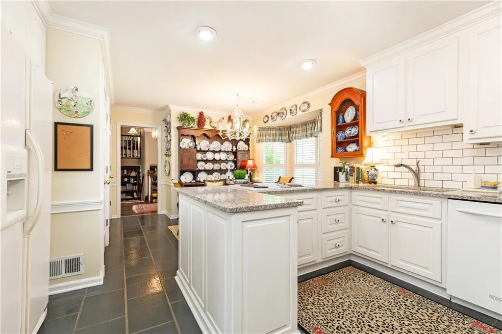 3099 Farmington Drive Se, Atlanta, Georgia 30339, 4 Bedrooms Bedrooms, ,3 BathroomsBathrooms,Residential,For Sale,3099 Farmington Drive Se,7584530